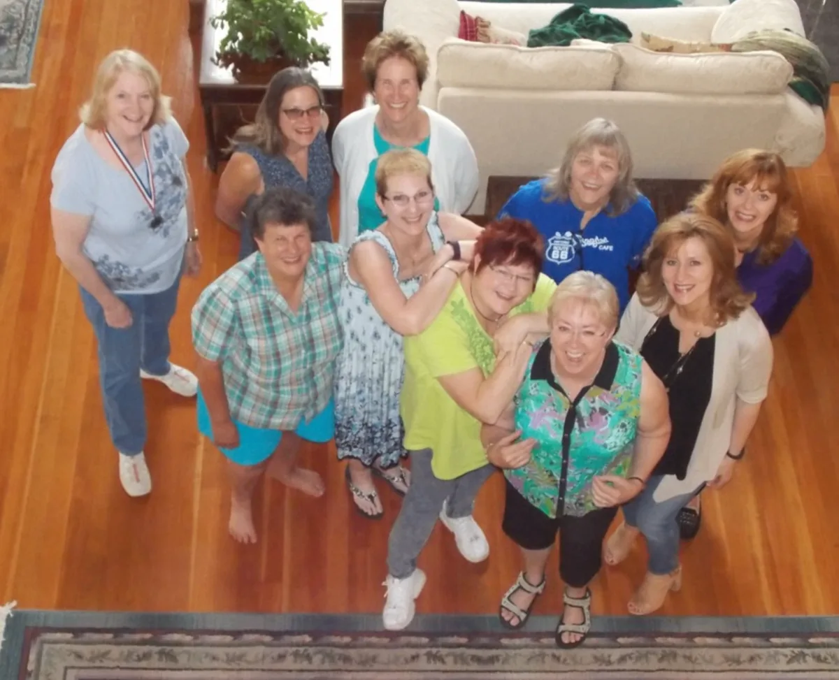 Coeur d'Alene Sisters group photo inside the retreat house.