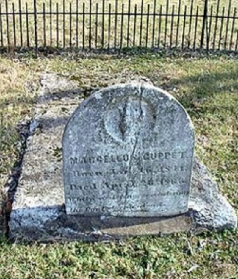 Marcellus Cuppett's grave at Carnton